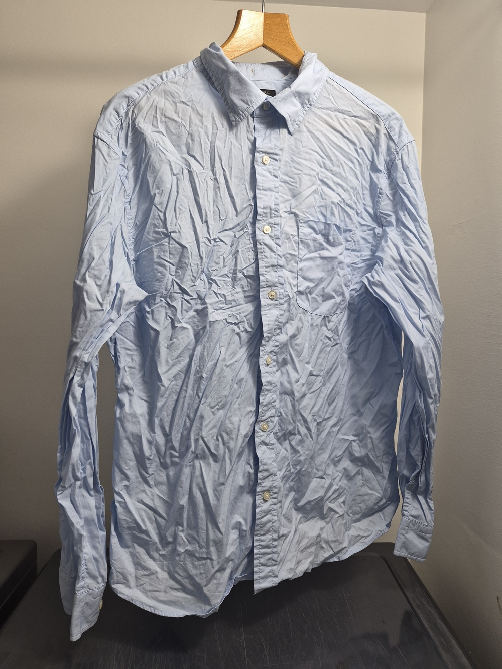 Banana Republic Men's Pale Blue Button-Down Shirt